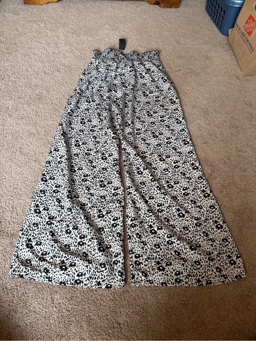 Lulu's Black & White Floral Wide Leg Pants